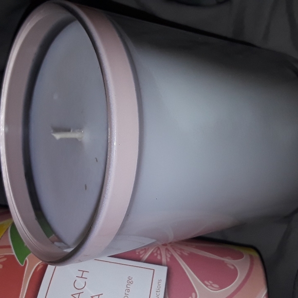 Citrus peach sangria candle - Picture 2 of 6